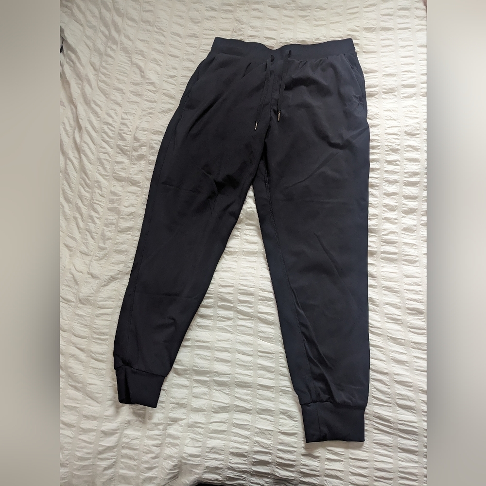 Women's size medium joggers black buttery soft